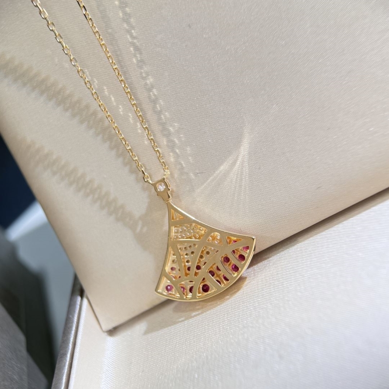 Bv1g*ai necklaces